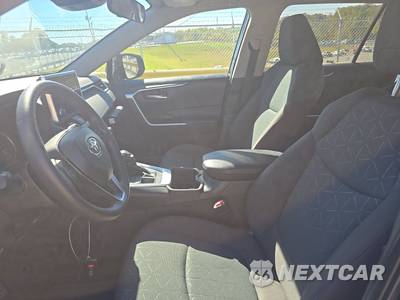 2023 Toyota RAV4 XLE - zdjęcie 13 z 30 - miniatura