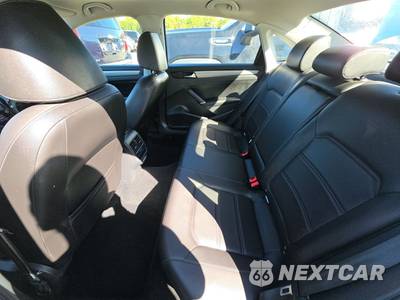 2022 Volkswagen Passat 2.0T SE - zdjęcie 13 z 25 - miniatura