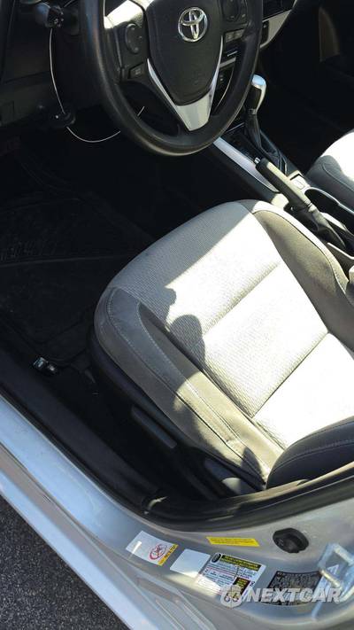2017 Toyota Corolla LE Sedan - zdjęcie 26 z 27 - miniatura