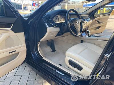 2014 BMW 5 Series Sedan 528i xDrive - zdjęcie 25 z 38 - miniatura