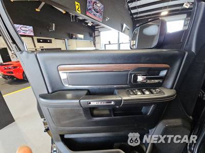 2017 Ram 2500 Laramie Crew Cab Medium Bed - zdjęcie 9 z 25 - miniatura