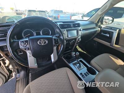 2016 Toyota 4Runner SR5 - zdjęcie 11 z 36 - miniatura
