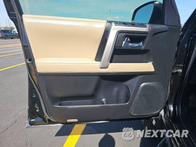 2016 Toyota 4Runner SR5 - zdjęcie 9 z 36 - miniatura