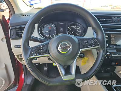 2017 Nissan Rogue Sport S - zdjęcie 10 z 34 - miniatura