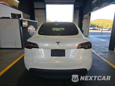 2024 Tesla Model Y Long Range - zdjęcie 5 z 17 - miniatura