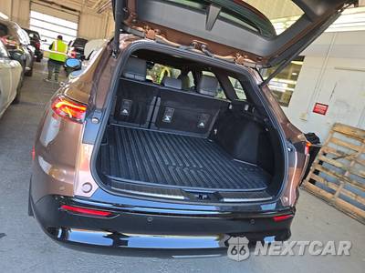 2026 Toyota Crown Signia Limited - zdjęcie 11 z 20 - miniatura