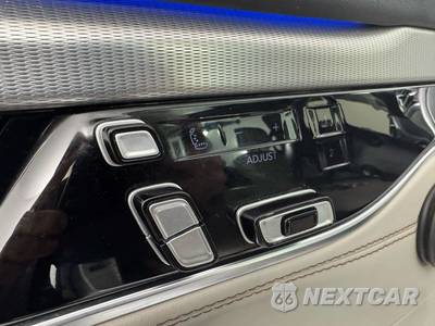 2023 Jeep Grand Wagoneer - zdjęcie 43 z 50 - miniatura