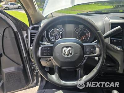 2019 Ram 3500 Tradesman Crew Cab Long Bed DRW - zdjęcie 23 z 38 - miniatura