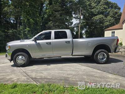2019 Ram 3500 Tradesman Crew Cab Long Bed DRW - zdjęcie 37 z 38 - miniatura