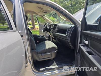 2019 Ram 3500 Tradesman Crew Cab Long Bed DRW - zdjęcie 8 z 38 - miniatura