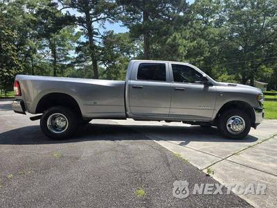 2019 Ram 3500 Tradesman Crew Cab Long Bed DRW - zdjęcie 32 z 38 - miniatura