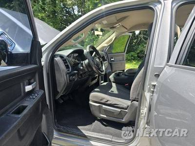 2019 Ram 3500 Tradesman Crew Cab Long Bed DRW - zdjęcie 27 z 38 - miniatura