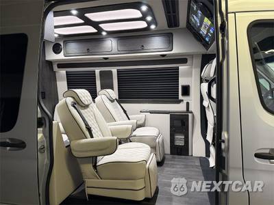 2024 Mercedes-Benz Sprinter 2500 Cargo Van Standard Roof 144.0" WB - zdjęcie 2 z 45 - miniatura