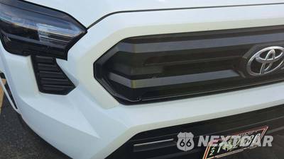 2025 Toyota Tacoma SR5 Crew Cab Medium Bed - zdjęcie 28 z 30 - miniatura