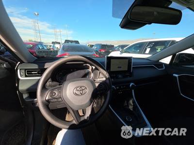 2025 Toyota RAV4 Hybrid LE - zdjęcie 11 z 31 - miniatura