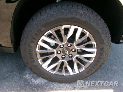 2026 Chevrolet Suburban Z71 2Z7 - zdjęcie 13 z 22 - miniatura