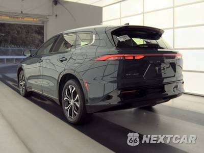 2025 Toyota Crown Signia XLE - zdjęcie 6 z 28 - miniatura