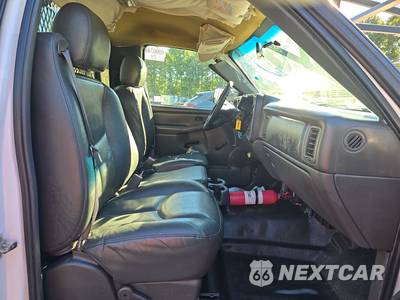 2006 Chevrolet Silverado 2500HD WT Regular Cab Long Bed 1WT - zdjęcie 8 z 36 - miniatura