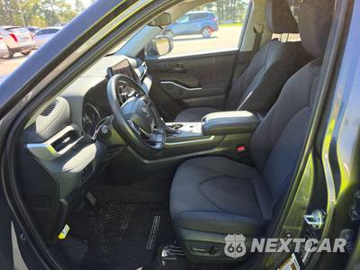 2023 Toyota Highlander LE - zdjęcie 7 z 28 - miniatura