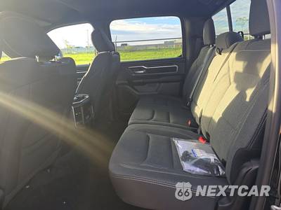 2023 Ram 1500 Big Horn Crew Cab Short Bed - zdjęcie 13 z 20 - miniatura