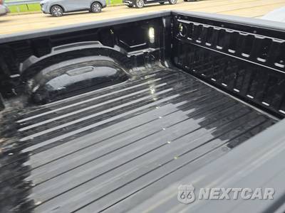 2024 Ram 1500 Laramie Crew Cab Short Bed - zdjęcie 16 z 20 - miniatura