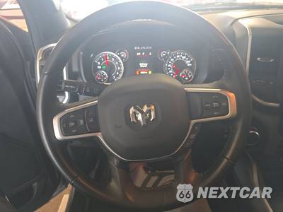 2023 Ram 1500 Big Horn Crew Cab Short Bed - zdjęcie 10 z 21 - miniatura