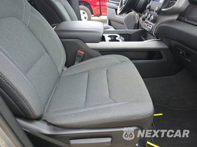 2023 Ram 1500 Big Horn Crew Cab Medium Bed - zdjęcie 8 z 19 - miniatura