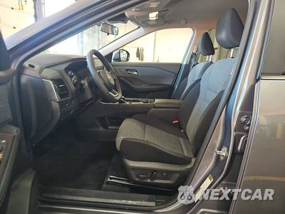 2023 Nissan Rogue SV - zdjęcie 7 z 39 - miniatura