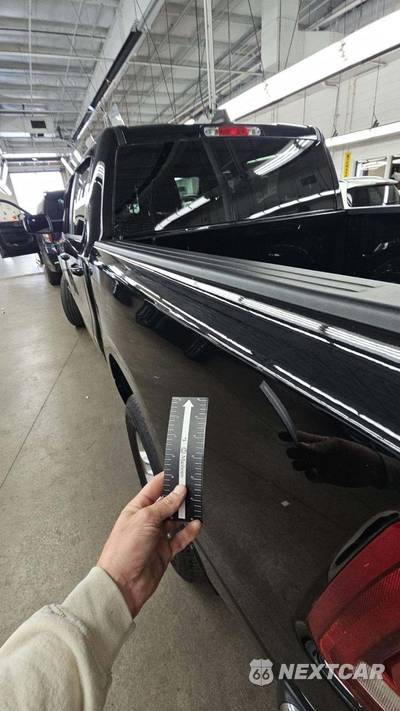 2023 Ram 1500 Laramie Crew Cab Short Bed - zdjęcie 35 z 36 - miniatura
