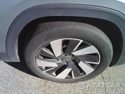 2025 Volkswagen Atlas Cross Sport 2.0T SE w/Technology - zdjęcie 3 z 31 - miniatura