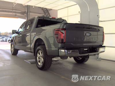 2025 Ford F-150 Lariat Crew Cab Short Bed - zdjęcie 6 z 19 - miniatura