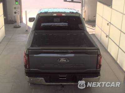 2025 Ford F-150 Lariat Crew Cab Short Bed - zdjęcie 5 z 19 - miniatura