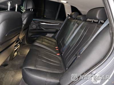 2016 BMW X5 Sports Activity Vehicle xDrive50i - zdjęcie 13 z 26 - miniatura