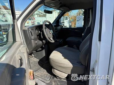 2015 Chevrolet Express 3500 Cutaway 1WT - zdjęcie 11 z 26 - miniatura