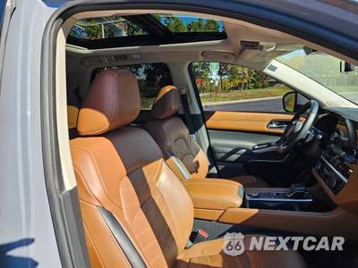 2023 Nissan Pathfinder Platinum - zdjęcie 22 z 31 - miniatura