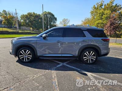 2023 Nissan Pathfinder Platinum - zdjęcie 4 z 31 - miniatura