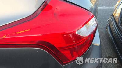 2014 Ford Focus SE Hatchback - zdjęcie 23 z 31 - miniatura