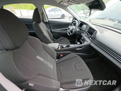 2026 Hyundai Elantra Hybrid Blue - zdjęcie 8 z 20 - miniatura