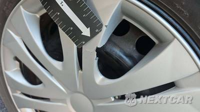 2015 Toyota Camry LE - zdjęcie 19 z 64 - miniatura