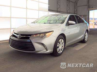 2015 Toyota Camry LE - zdjęcie 1 z 64 - miniatura