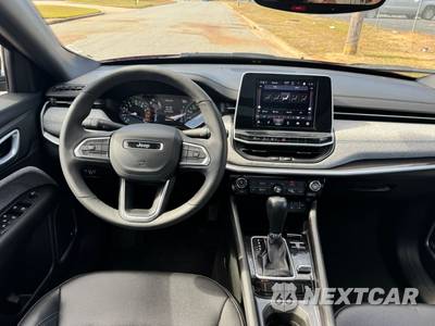 2025 Jeep Compass Latitude - zdjęcie 14 z 30 - miniatura