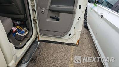 2008 Dodge Ram 1500 SLT Crew Cab Medium Bed - zdjęcie 28 z 43 - miniatura