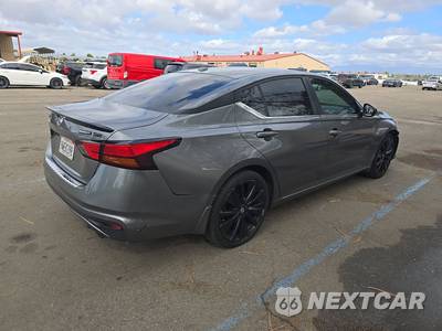 2022 Nissan Altima SR - zdjęcie 4 z 44 - miniatura