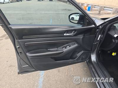 2022 Nissan Altima SR - zdjęcie 9 z 44 - miniatura