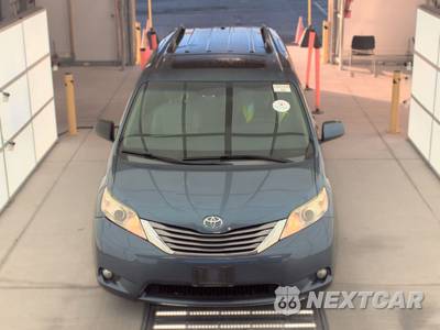 2015 Toyota Sienna XLE 8-Passenger 119.3" WB - zdjęcie 2 z 34 - miniatura