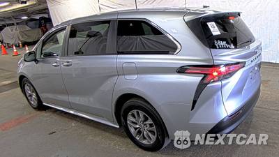 2021 Toyota Sienna XLE 8-Passenger 120.5" WB - zdjęcie 6 z 37 - miniatura