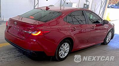 2025 Toyota Camry LE - zdjęcie 4 z 37 - miniatura