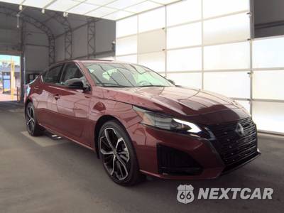 2025 Nissan Altima SR - zdjęcie 3 z 48 - miniatura