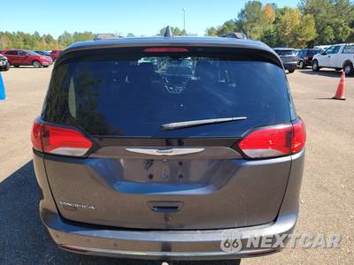 2017 Chrysler Pacifica Touring L 121.6" WB - zdjęcie 16 z 24 - miniatura