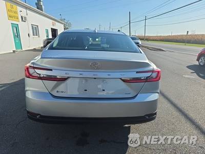 2025 Toyota Camry LE - zdjęcie 5 z 21 - miniatura